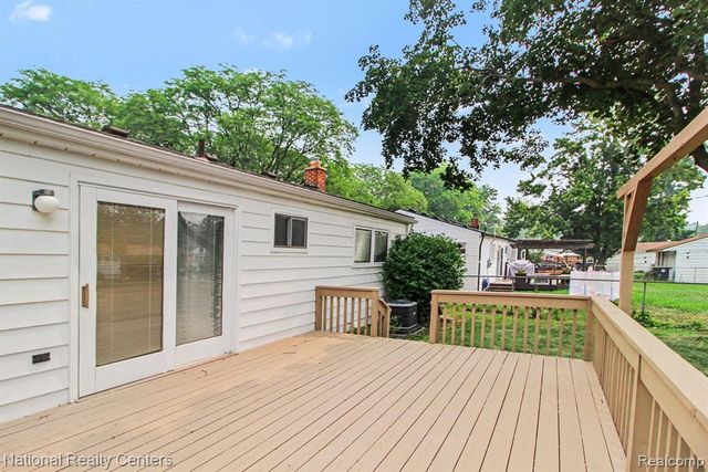 35977 Dover Street, Livonia, MI 48150