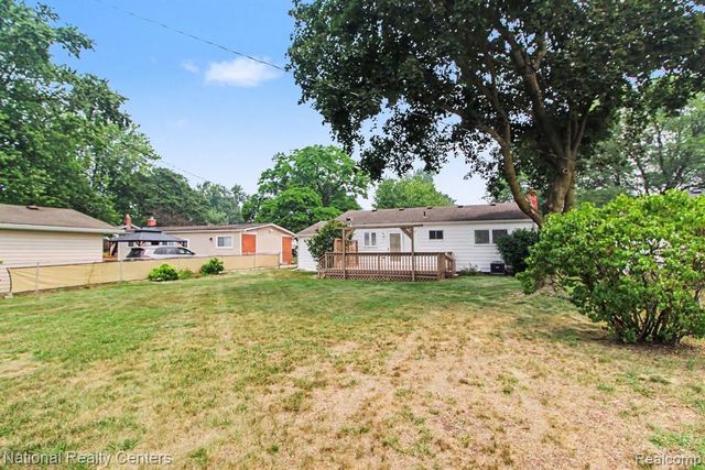 35977 Dover Street, Livonia, MI 48150