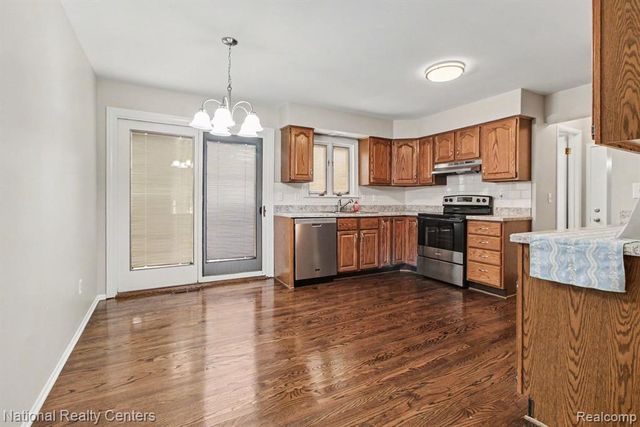 35977 Dover Street, Livonia, MI 48150