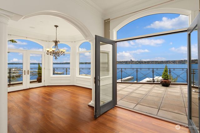 1465 Evergreen Point Road, Medina, WA 98039