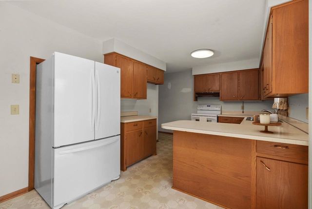 5319 Autumn Lane, Mcfarland, WI 53558