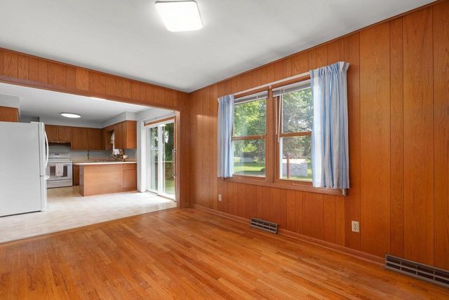 5319 Autumn Lane, Mcfarland, WI 53558