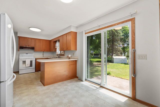 5319 Autumn Lane, Mcfarland, WI 53558