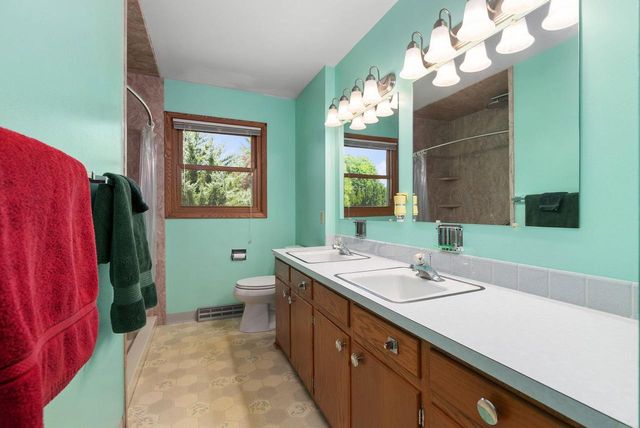 5319 Autumn Lane, Mcfarland, WI 53558