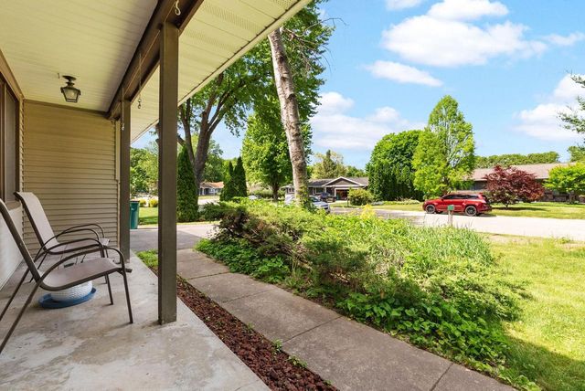 5319 Autumn Lane, Mcfarland, WI 53558