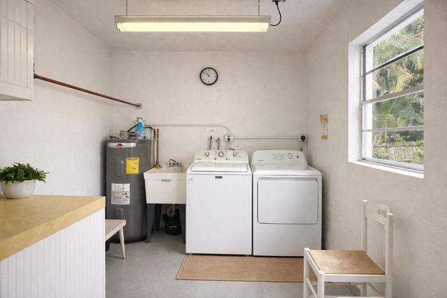 1950 Lake Osborne Drive 18, Lake Worth, FL 33461