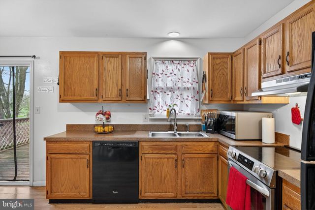 1390 CAROLE LN, Manheim, PA 17545