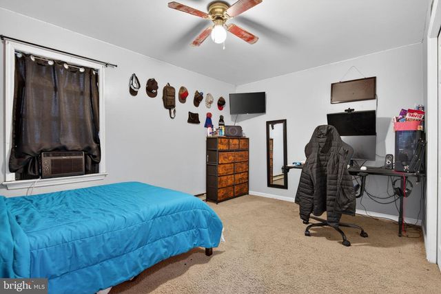 1390 CAROLE LN, Manheim, PA 17545