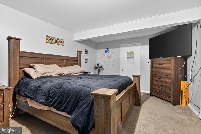 1390 CAROLE LN, Manheim, PA 17545