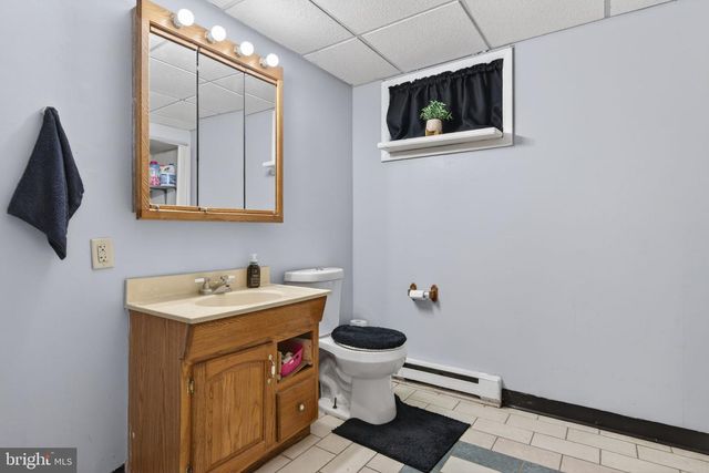 1390 CAROLE LN, Manheim, PA 17545