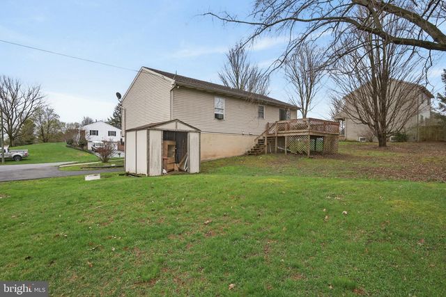 1390 CAROLE LN, Manheim, PA 17545