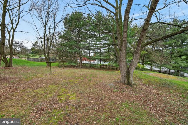 1390 CAROLE LN, Manheim, PA 17545
