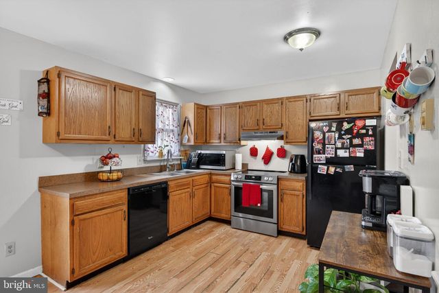 1390 CAROLE LN, Manheim, PA 17545
