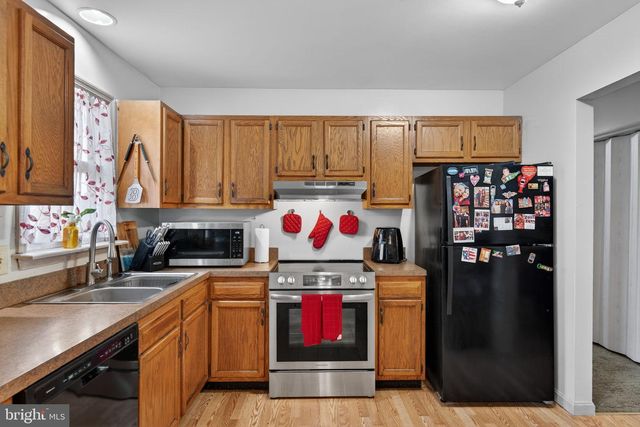 1390 CAROLE LN, Manheim, PA 17545