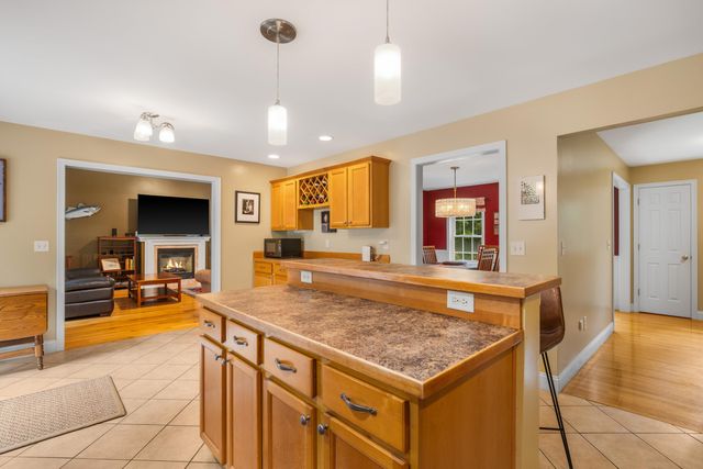 33 PISCATAQUA Road, Dover, NH 03820