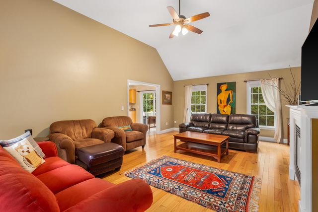33 PISCATAQUA Road, Dover, NH 03820