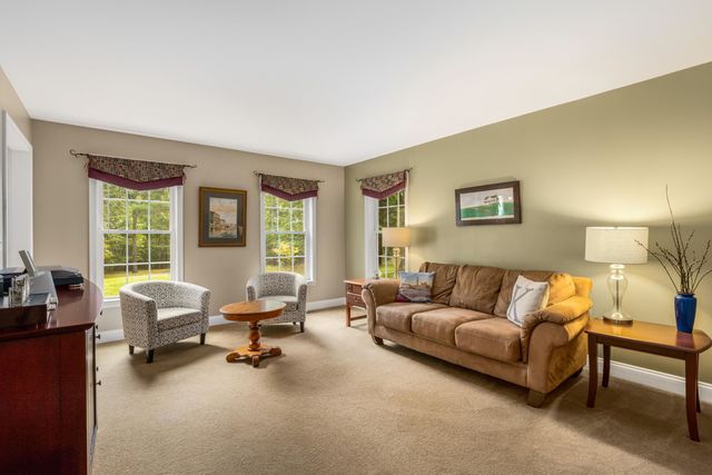 33 PISCATAQUA Road, Dover, NH 03820