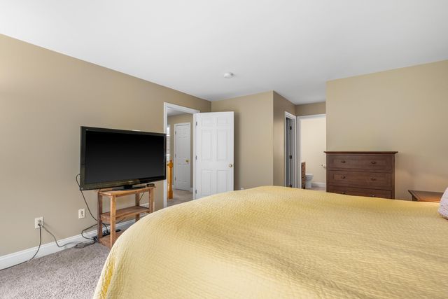 33 PISCATAQUA Road, Dover, NH 03820