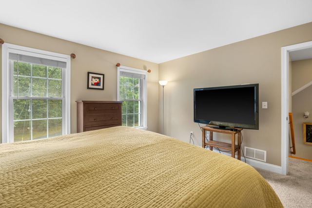 33 PISCATAQUA Road, Dover, NH 03820