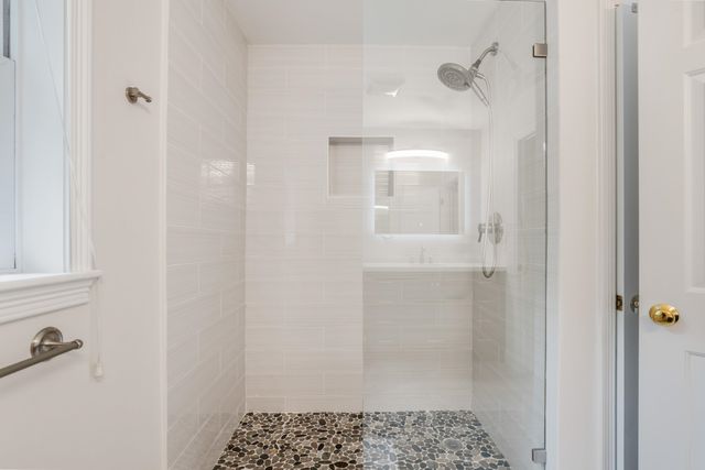 33 PISCATAQUA Road, Dover, NH 03820