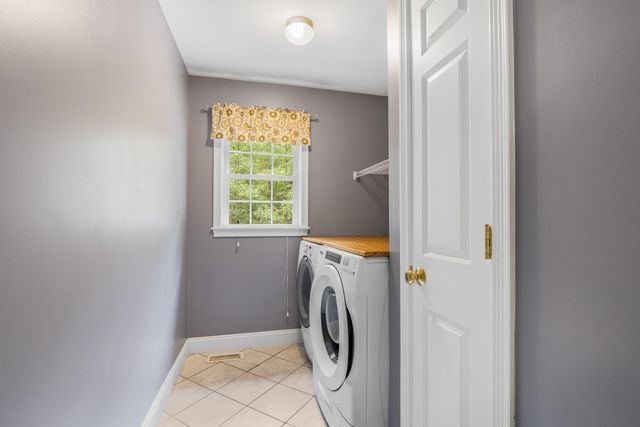 33 PISCATAQUA Road, Dover, NH 03820