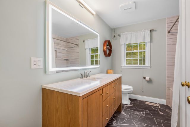 33 PISCATAQUA Road, Dover, NH 03820