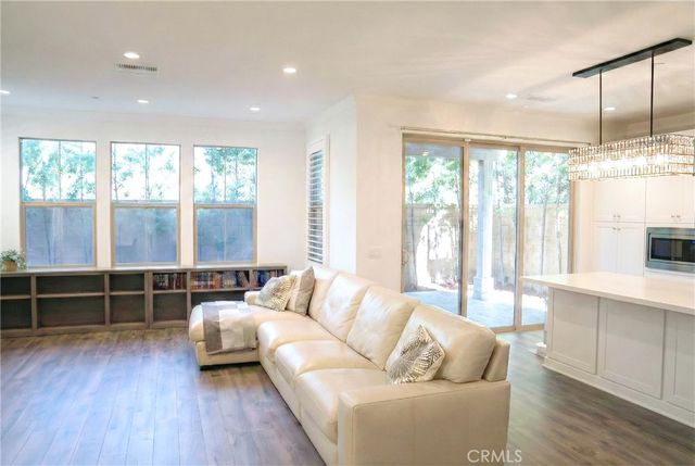 109 Sugar Cane, Irvine, CA 92620