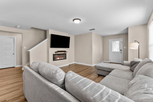 1915 Overlook Knoll, San Antonio, TX 78245