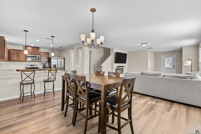 1915 Overlook Knoll, San Antonio, TX 78245