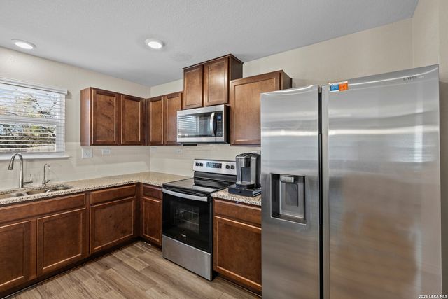 1915 Overlook Knoll, San Antonio, TX 78245