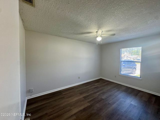 8846 CAVENDER Drive, Jacksonville, FL 32216