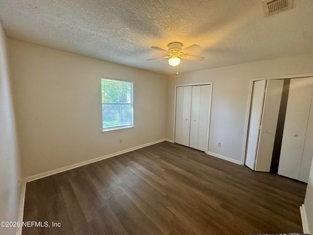 8846 CAVENDER Drive, Jacksonville, FL 32216