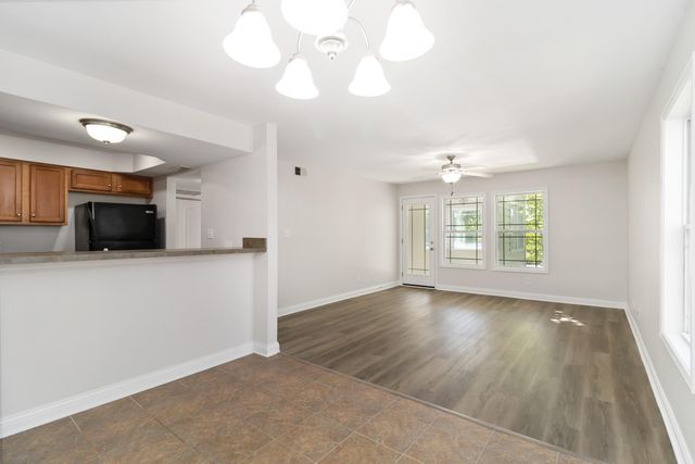 2414 Lake Park Road 2209, Lexington, KY 40502