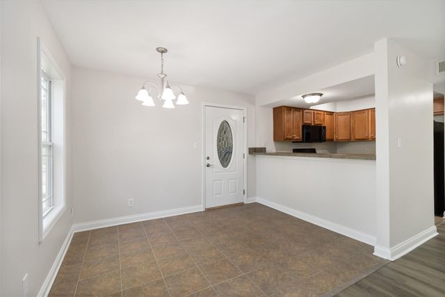 2414 Lake Park Road 2209, Lexington, KY 40502