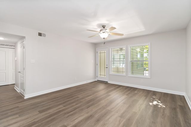 2414 Lake Park Road 2209, Lexington, KY 40502