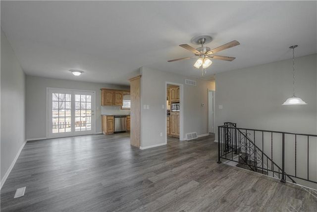 16524 E 35th Street, Independence, MO 64055