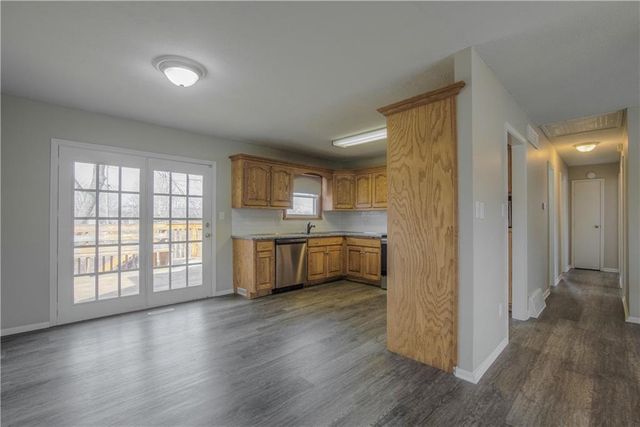 16524 E 35th Street, Independence, MO 64055