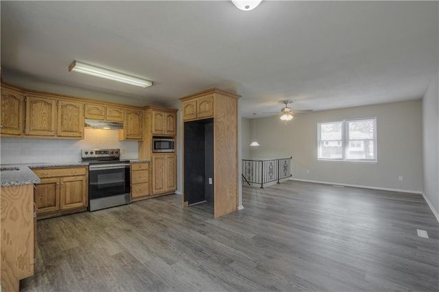 16524 E 35th Street, Independence, MO 64055