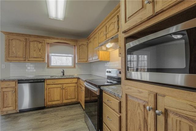 16524 E 35th Street, Independence, MO 64055