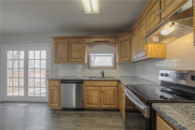 16524 E 35th Street, Independence, MO 64055