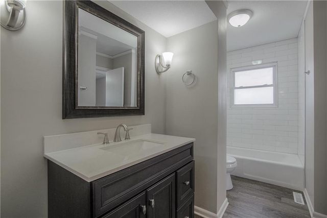 16524 E 35th Street, Independence, MO 64055