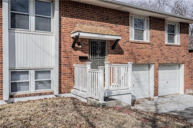 16524 E 35th Street, Independence, MO 64055