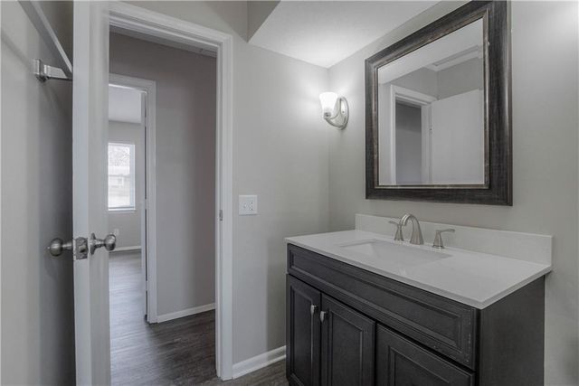 16524 E 35th Street, Independence, MO 64055