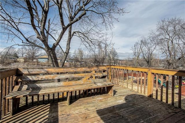 16524 E 35th Street, Independence, MO 64055