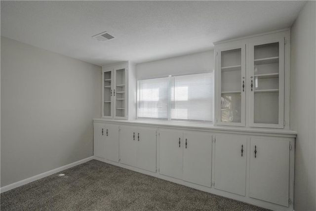 16524 E 35th Street, Independence, MO 64055