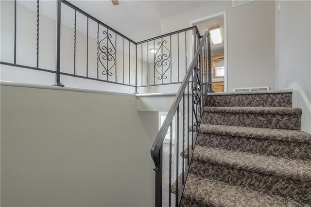 16524 E 35th Street, Independence, MO 64055