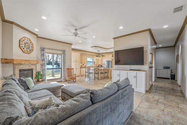 488 Vz County Road 4504, Ben Wheeler, TX 75754