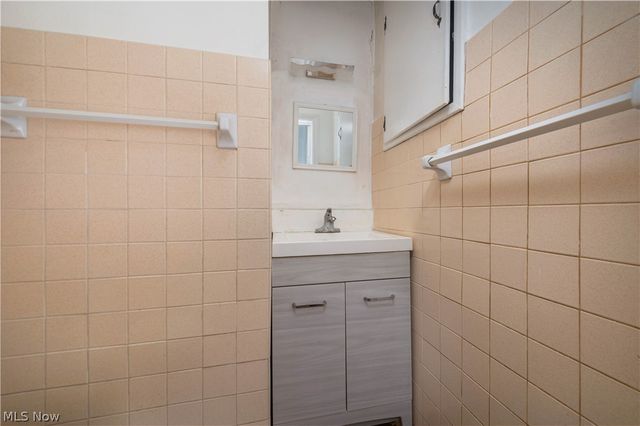 3675 Randolph Road, Cleveland Heights, OH 44121