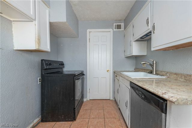 3675 Randolph Road, Cleveland Heights, OH 44121