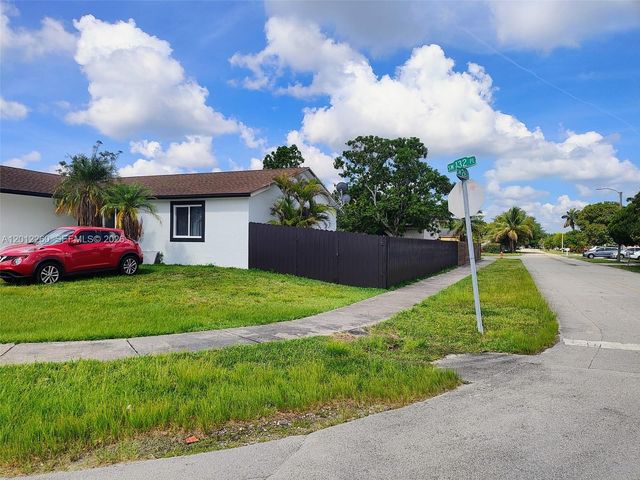 26200 SW 132nd Pl, Homestead, FL 33032
